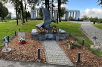 Screaming Eagle Monument, Bastogne War Museum – RGJ Assoc London Branch, Battle of the Bulge WW2 Tour