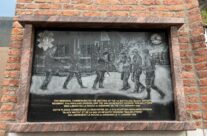 Plaque to commemorate the US and British Forces meeting up in La Roche-en-Ardenne – RGJ Assoc London Branch, Battle of the Bulge WW2 Tour
